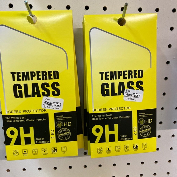 “New”3 for$12 Screen protector IP12,11, XR, 7,8,SE - Picture 6 of 8